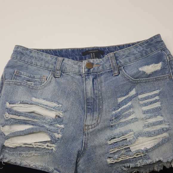 🐝Forever 21 Distressed Light Jean Shorts - Picture 3 of 4